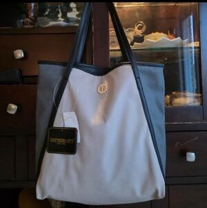 FREE New Tags Attached BRAND NEW large colorblock sharp ZIP shoulder  Tote bag